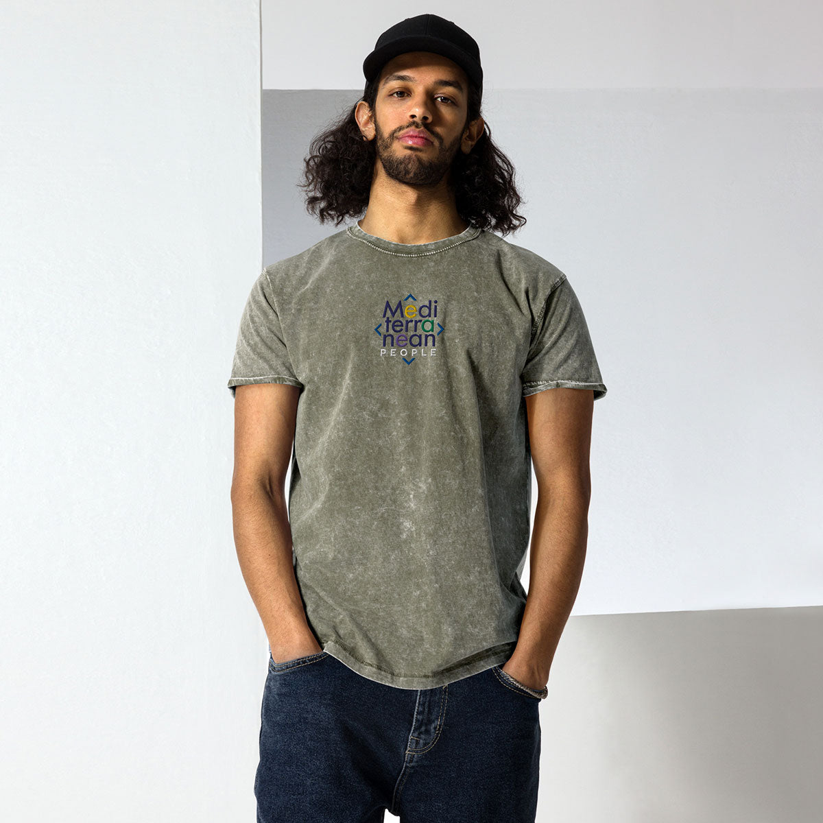 LIKELELE world · Camiseta m/corta·MEDITERRANEAN PEOPLE·Hombre/Unisex · Medium·Dark Army Green-373b1f